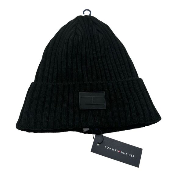 NWT‎ Tommy Hilfiger Knit Cuffed Beanie Cap Hat Winter Black/Black Flag Men's - Picture 1 of 3